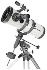 Телескоп Bresser Pollux 150/1400 EQ2 Универсальный рефлектор Ньютона, оснащенный встроенной линзой Барлоу. Максимально полезное увеличение составляет 300 крат. Телескоп установлен на экваториальную монтировку и укомплектован окулярами Плессла, оптическим искателем 6х и лунным фильтром. В комплекте – планетарий Cartes du Ciel.
