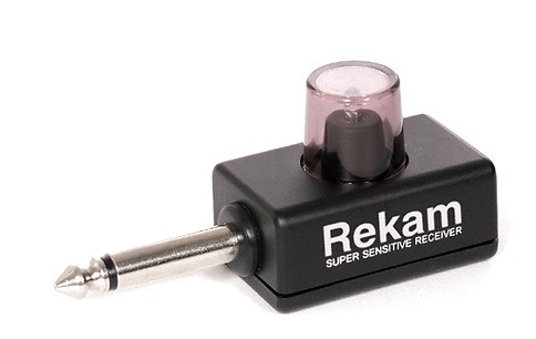 Внешний светосинхронизатор Rekam SSR-01 с регулируемой чувствительностью, для импульсных осветителей с гнездом синхроразъема 6,35 мм •	внешний светосинхронизатор ("ловушка") SSR-01 с регулируемой чувствительностью.
