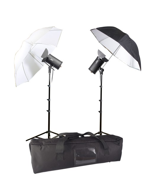 Комплект Rekam Mini-Light Ultra M-250 Umbrella 90 Kombi Kit •   комплект на основе двух компактных импульсных осветителей-моноблоков с плавной регулировкой мощности до 250 Дж, и двух комбинированных зонтов 90 см.
